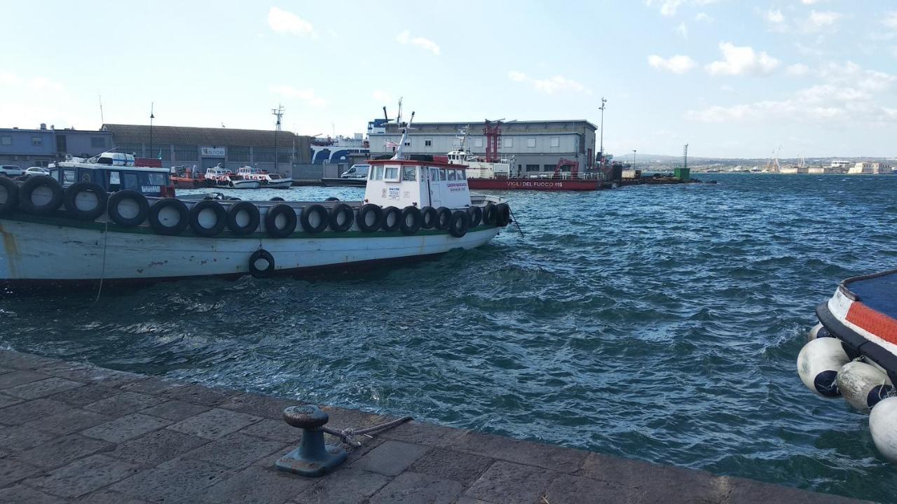 B&B Vecchia Darsena Аугуста Экстерьер фото